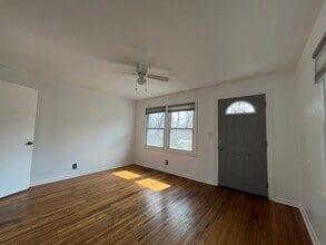 106A McKennell Dr in Nashville, TN - Foto de edificio - Building Photo