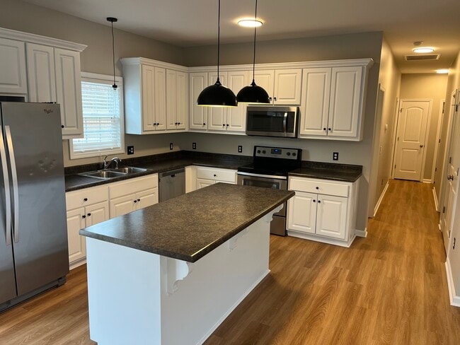 104 Hooks Glenn Dr in Kenly, NC - Building Photo - Building Photo