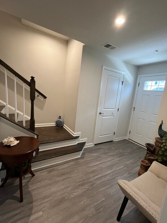 221 Bamboo Dr in Lansdale, PA - Building Photo