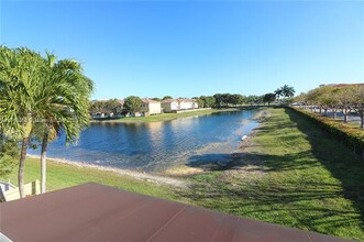 10868 NW 84th St in Doral, FL - Building Photo - Building Photo