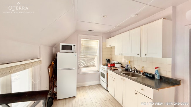 property at 10094 Yonge St