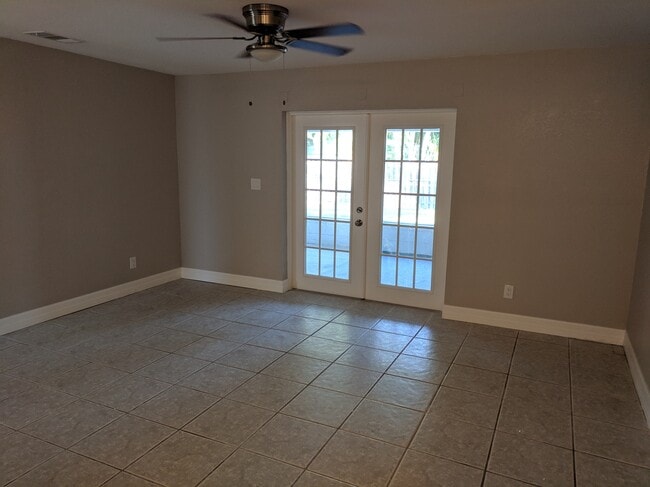 5478 Avenue C in Bokeelia, FL - Foto de edificio - Building Photo