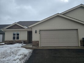 1934 W 6th St in New Richmond, WI - Building Photo