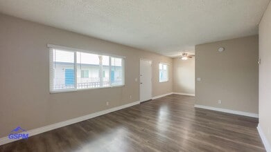 Imperial Beach Palms in Imperial Beach, CA - Building Photo - Interior Photo