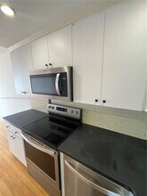 600 NE 25th St in Miami, FL - Building Photo - Building Photo