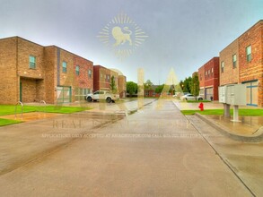 4746 W Main St in Norman, OK - Foto de edificio - Building Photo