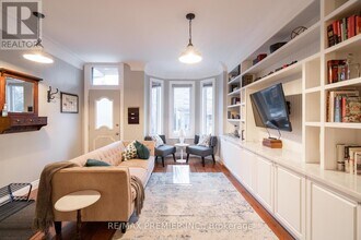 13 Manning Ave in Toronto, ON - Building Photo - Building Photo