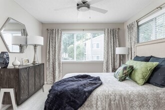 Crestmont Apartments in Marietta, GA - Foto de edificio - Building Photo