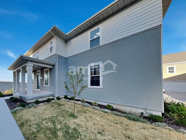 property at 6098 W Copper Hawk Dr