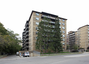 Village Park Apartments in Toronto, ON - Building Photo - Building Photo