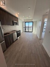 750 Whitlock Ave in Milton, ON - Building Photo - Building Photo