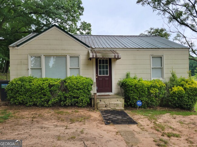property at 826 GA Hwy 211