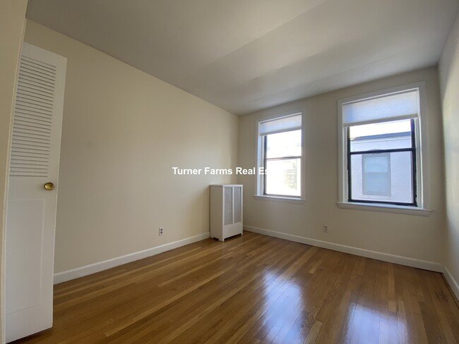 1147 Commonwealth Ave, Unit 7 in Boston, MA - Building Photo - Building Photo