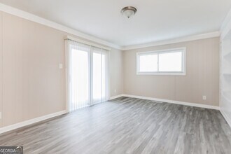 2657 Westchester Dr in East Point, GA - Building Photo - Building Photo