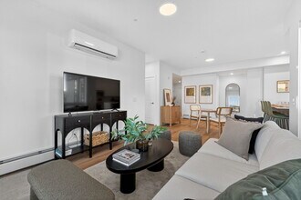 517 67 Av SW in Calgary, AB - Building Photo - Building Photo