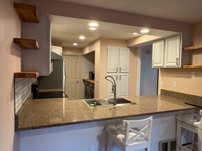 16006 NE 41st Ct in Redmond, WA - Building Photo - Building Photo