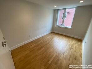 334 Harvard St, Unit E3 in Cambridge, MA - Foto de edificio - Building Photo