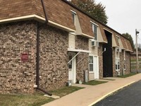 Park Terrace Apartments in Hannibal, MO - Foto de edificio - Building Photo