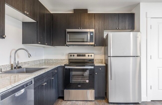 485 S 38th Ave, Unit C110 in West Richland, WA - Building Photo - Building Photo