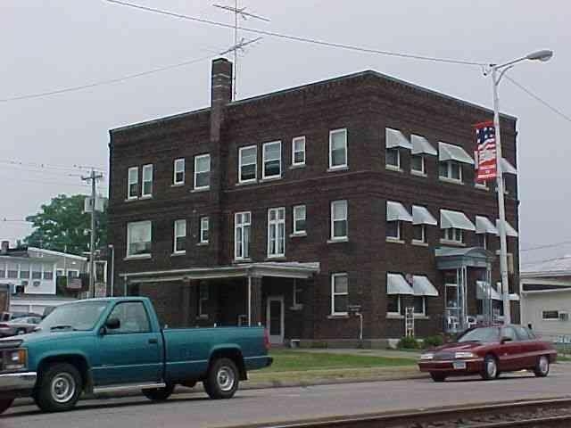 103 N 2nd St in Bellevue, IA - Building Photo - Building Photo