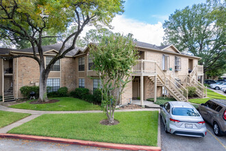 Woodvine Park Condominiums in Houston, TX - Building Photo - Building Photo