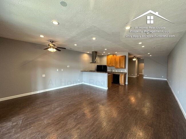 property at 2606 N Bluff St