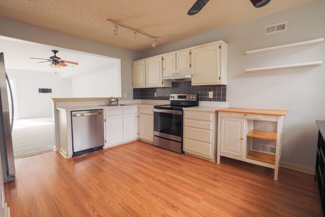 124 Brent Ct in West Deptford, NJ - Building Photo - Building Photo