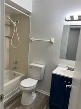 5259 Images Cir, Unit 207 in Kissimmee, FL - Foto de edificio - Building Photo