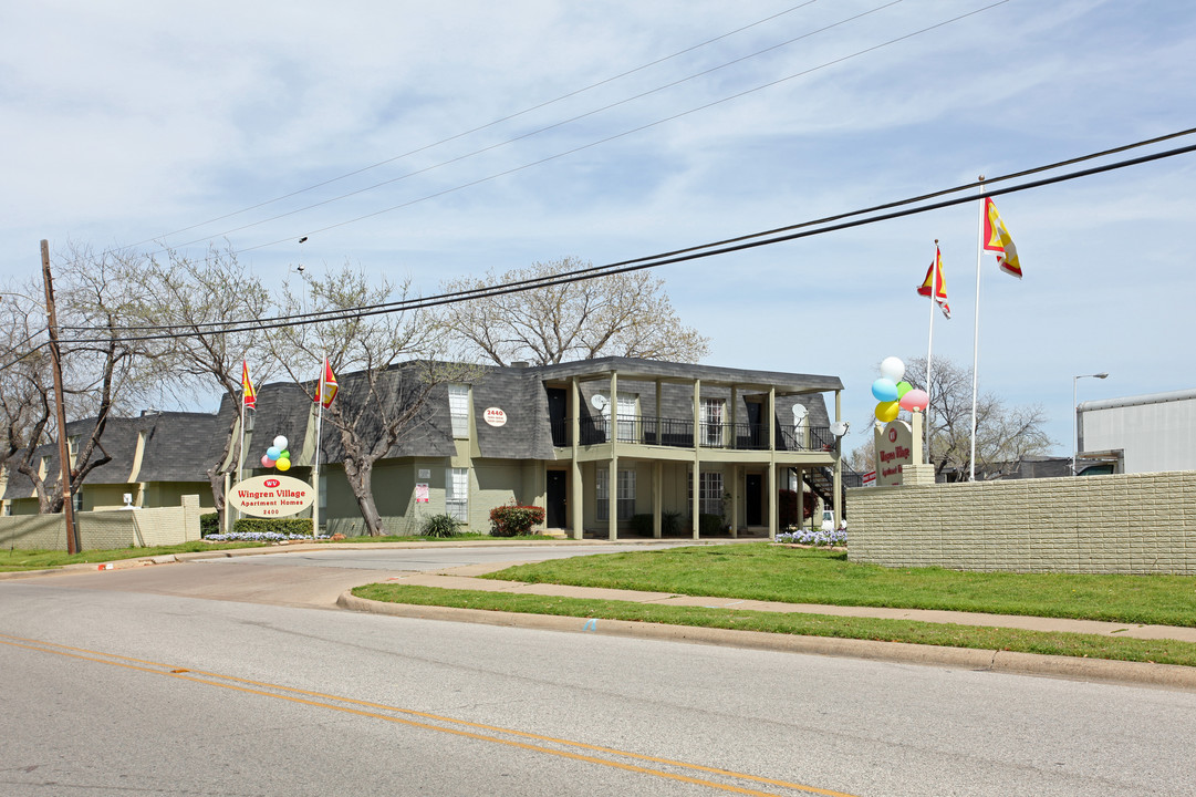 Wingren Village in Irving, TX - Building Photo