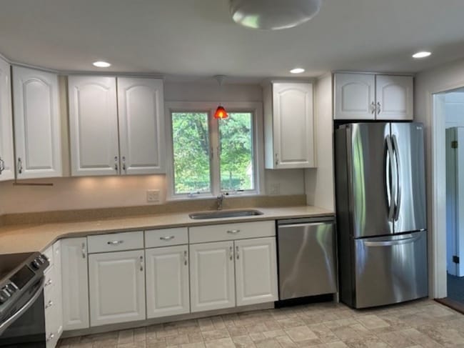 6 Conestoga Rd in Lexington, MA - Foto de edificio - Building Photo