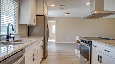 1128 SE 29th Terrace in Cape Coral, FL - Building Photo - Building Photo