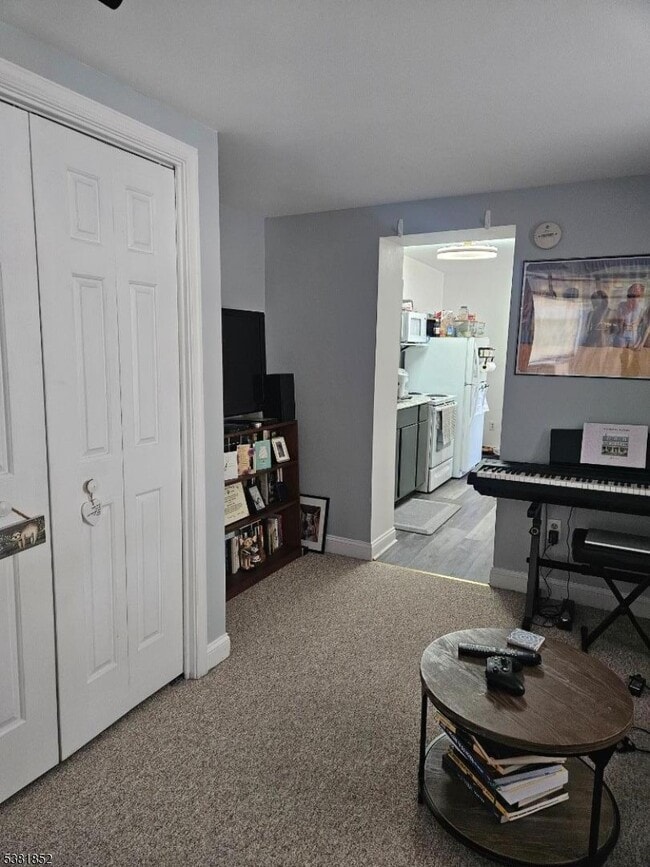 86 Bridge St in Lambertville, NJ - Building Photo - Building Photo