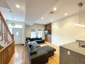 98 L St in Boston, MA - Building Photo - Building Photo