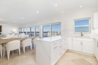 2773 S Ocean Blvd in Palm Beach, FL - Foto de edificio - Building Photo