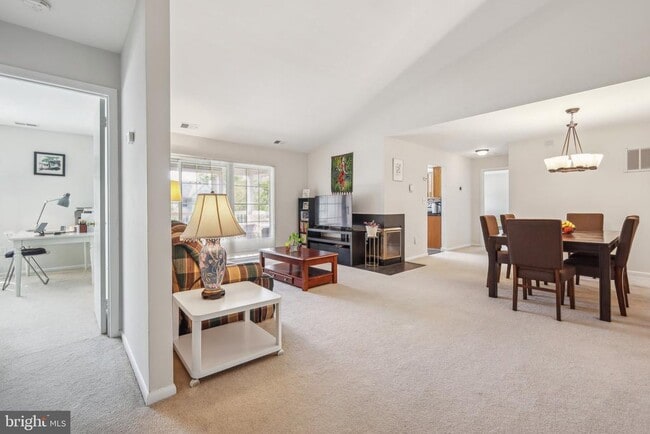 113 Cascade Ct in Princeton, NJ - Building Photo - Building Photo