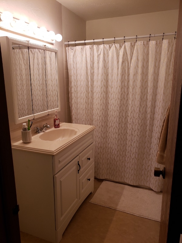 1403 Lindenwood Dr in Lorain, OH - Building Photo - Building Photo