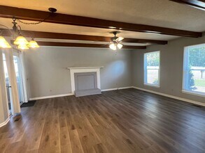 909 SW Maynard Rd in Cary, NC - Building Photo - Building Photo