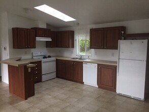 97566 Kadora Dr in North Bend, OR - Building Photo - Building Photo