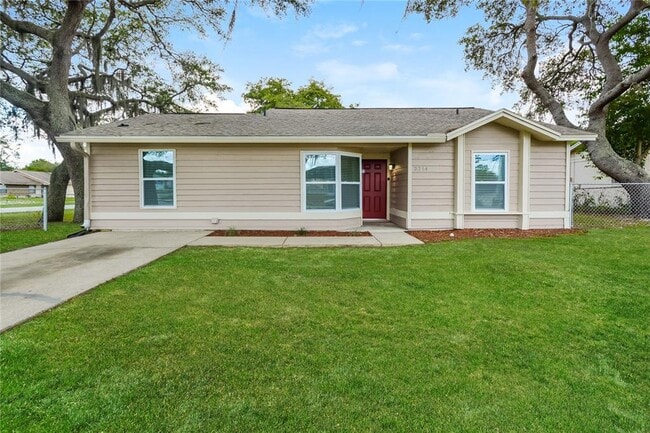 property at 2714 Waco Dr E