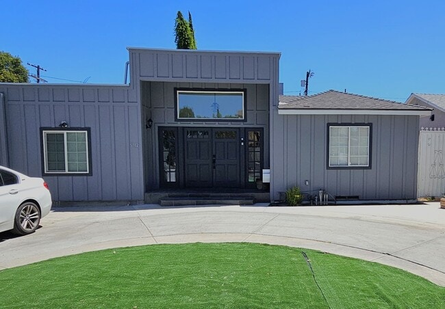5142 Lindley Ave in Los Angeles, CA - Building Photo - Building Photo