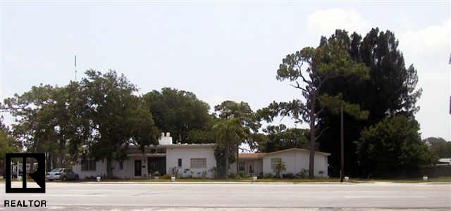 350 Clearwater-Largo Rd in Largo, FL - Foto de edificio - Building Photo