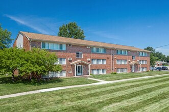 Cove on 10 - Warren, MI in Warren, MI - Foto de edificio - Building Photo