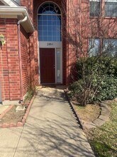 2004 Golden Oak Dr in Bedford, TX - Building Photo - Building Photo