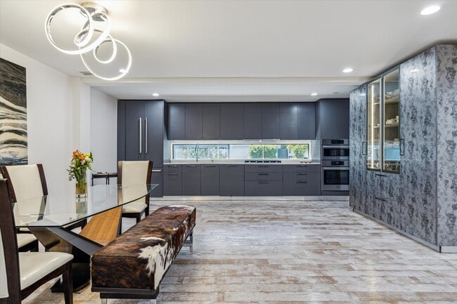 property at 2907 Ferndale St