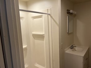 4485 Horseshoe Pike, Unit apt 10 in Honey Brook, PA - Foto de edificio - Building Photo
