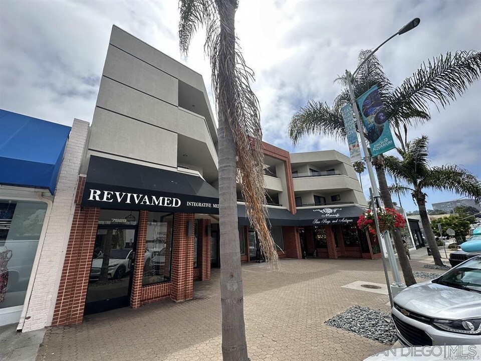 7629 Girard Ave in San Diego, CA - Building Photo