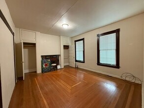 5770 26th Ave NE in Seattle, WA - Foto de edificio - Building Photo