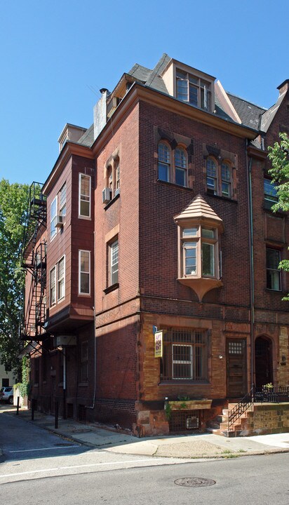 1920 Pine St in Philadelphia, PA - Building Photo