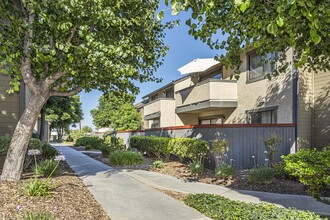 Stonegate Apartments in Riverside, CA - Building Photo - Building Photo