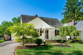 459 Blenheim Rd in Columbus, OH - Building Photo - Building Photo